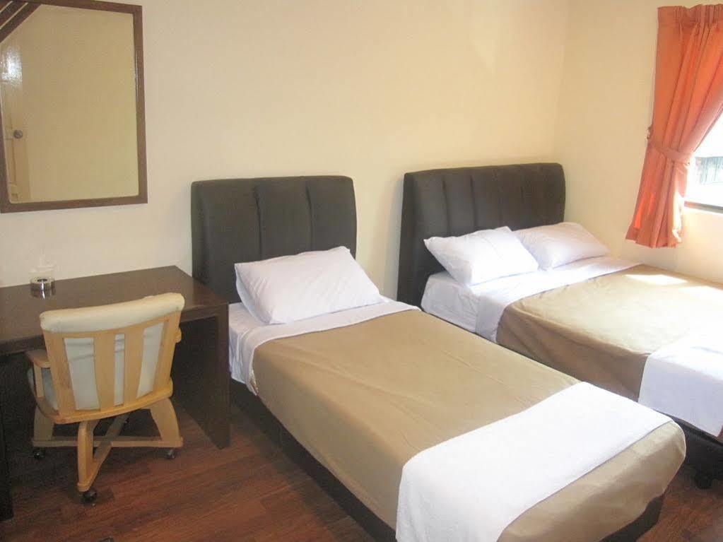 Hotel Surya Palace Куала-Лумпур Экстерьер фото