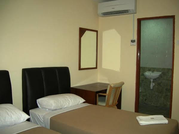 Hotel Surya Palace Куала-Лумпур Экстерьер фото