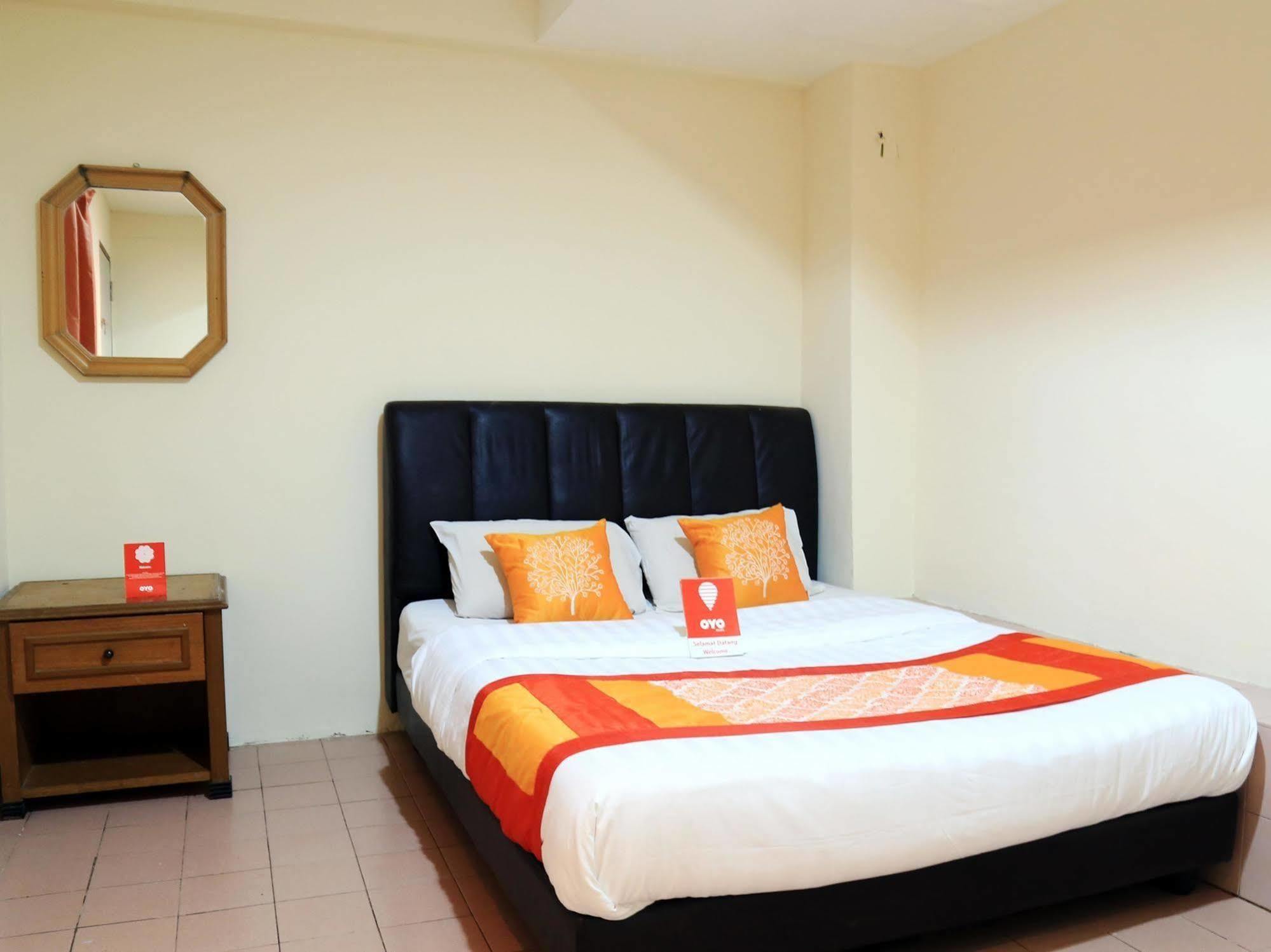 Hotel Surya Palace Куала-Лумпур Экстерьер фото