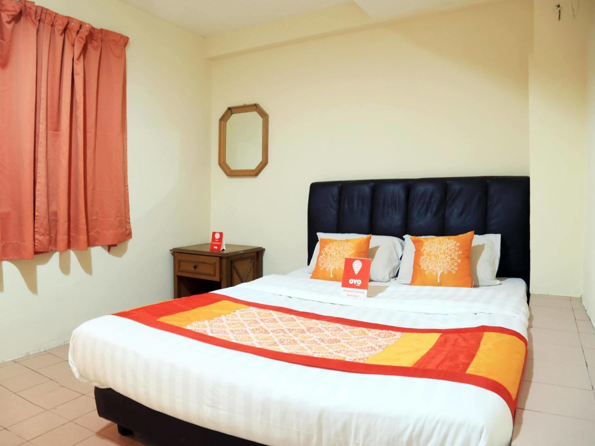 Hotel Surya Palace Куала-Лумпур Экстерьер фото